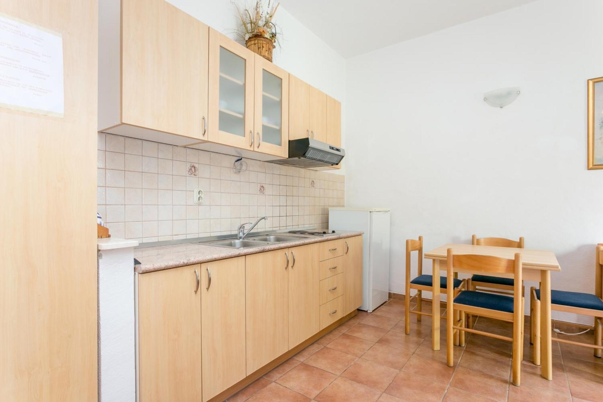 Apartments By The Sea Baska Voda, Makarska - 300 Phòng bức ảnh